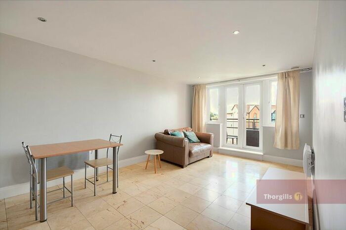 2 Bedroom Flat To Rent In High Street, Brentford, TW8