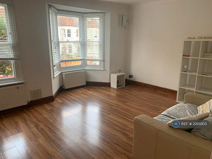 2 Bedroom Flat To Rent In Colworth Raod, London, E11