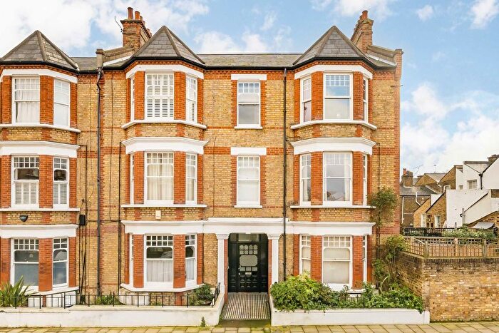 2 Bedroom Flat To Rent In Elmhurst Street, Clapham, SW4