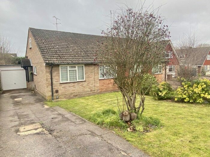2 Bedroom Bungalow To Rent In Sewell Avenue, Wokingham, RG41