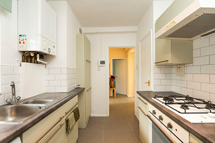1 Bedroom Apartment For Sale In Church Vale, London, SE23