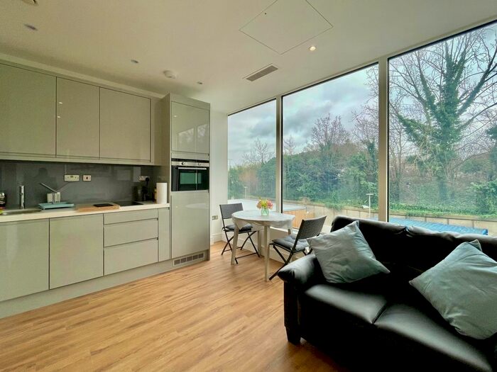 Studio To Rent In West Gate, London, W5