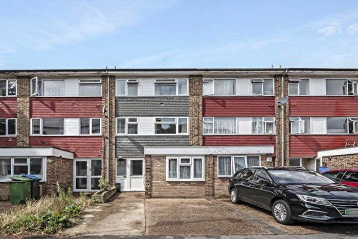 6 Bedroom Terraced House To Rent In Howard Road, Surbiton, Greater London, KT5