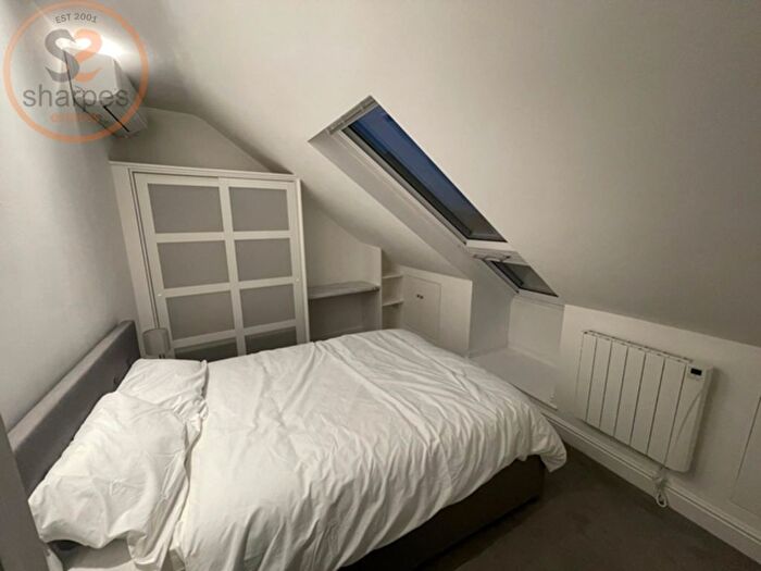 1 Bedroom Flat To Rent In Haydons Road, Wimbledon, London, SW19