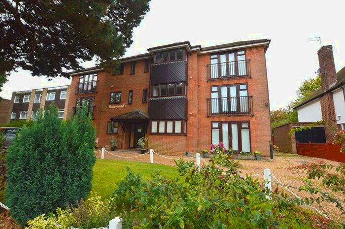 2 Bedroom Apartment To Rent In The Avenue, Hatch End, HA5