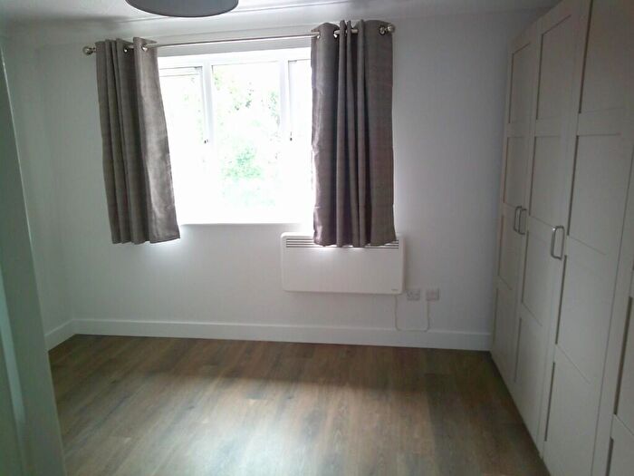 1 Bedroom Flat To Rent In Stirling Close, Rainham, Havering, London, RM13