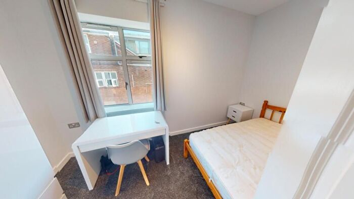 3 Bedroom Semi-Detached House To Rent In Alfreton Road, Nottingham, NG7