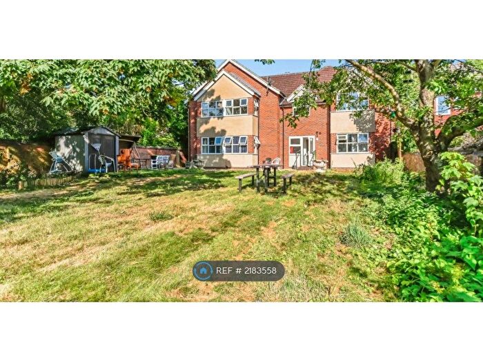 Studio To Rent In De Parys Avenue, Bedford, MK40