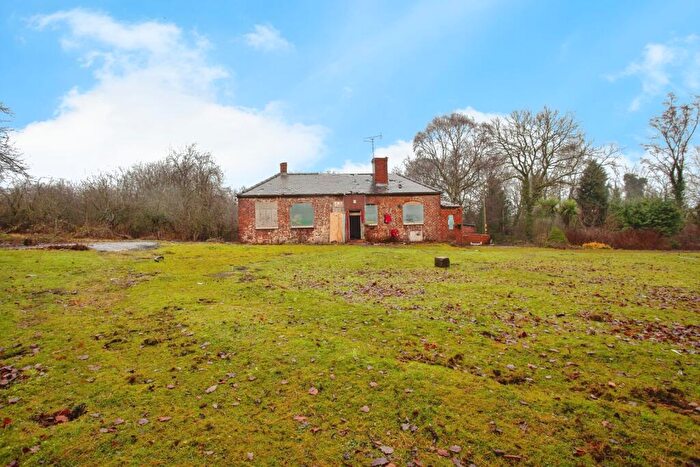 1 Bedroom Detached House For Sale In Broad Carr Road, Barnsley, South Yorkshire, S74