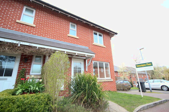 3 Bedroom Semi-Detached House To Rent In Haslemere, GU27