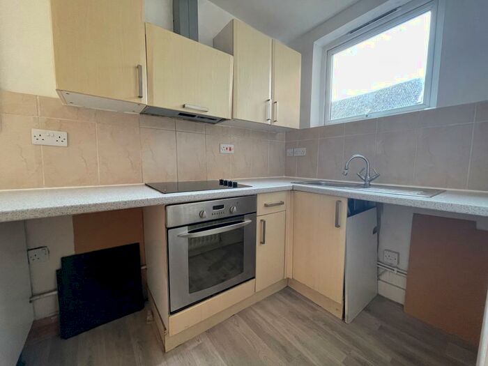 1 Bedroom Flat To Rent In Cavendish Place, Eastbourne, BN21