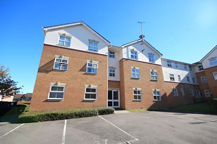 2 Bedroom Flat To Rent In Elm Park, Reading, Berkshire, RG30