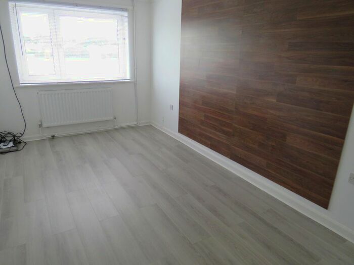 2 Bedroom Flat To Rent In Admirals Way, Thetford, IP24