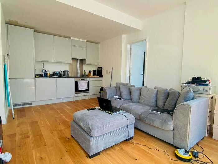 2 Bedroom Flat To Rent In The Gore, Basildon Town Centre, SS14