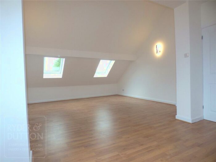 4 Bedroom Semi-Detached House To Rent In Thornham New Road, Castleton, Rochdale, OL11