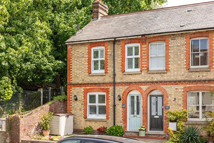 3 Bedroom End Of Terrace House For Sale In Nutley Lane, Reigate, RH2