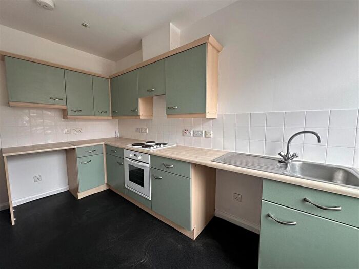 2 Bedroom Flat To Rent In Byram Court, Huddersfield, HD1