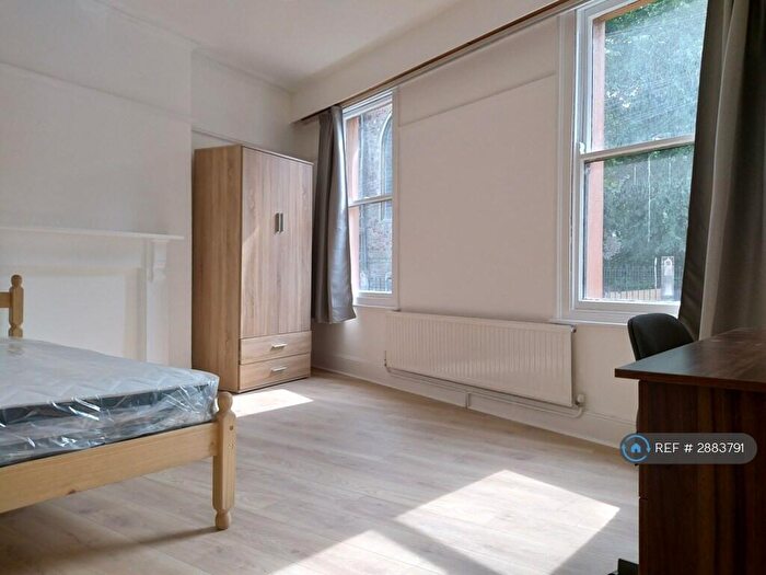 3 Bedroom Terraced House To Rent In St. Michaels Hill, Bristol, BS2