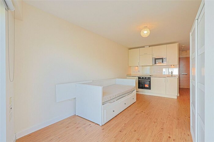 Studio To Rent In Boulevard Drive, London, NW9