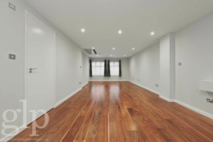 1 Bedroom Flat To Rent In Soho Square, Soho, W1D