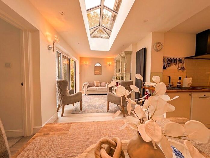3 Bedroom Flat For Sale In Spencer Road, Bournemouth, BH1