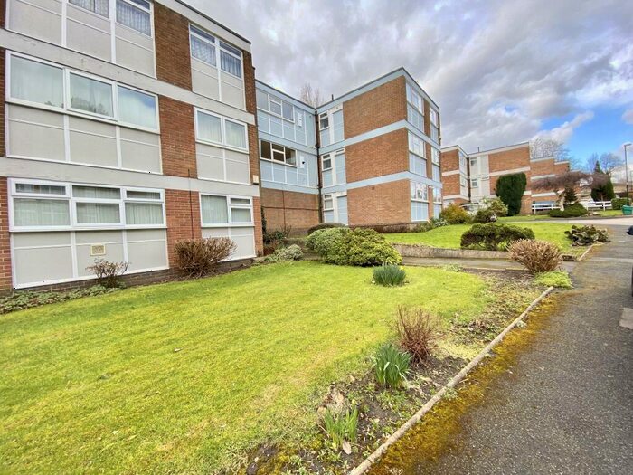 2 Bedroom Apartment To Rent In Newton Court, Leeds, LS8