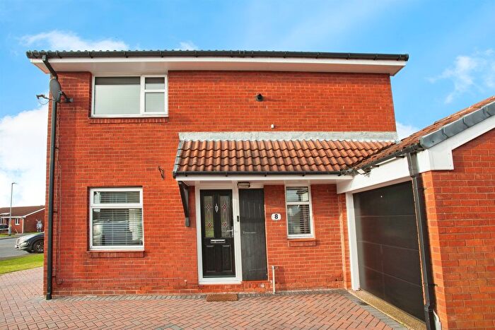 3 Bedroom Semi-Detached House For Sale In Elsham Close, Bramley, Rotherham, S66