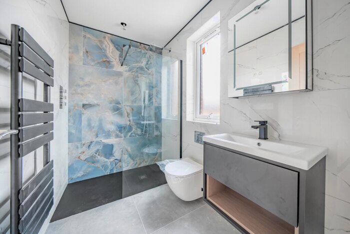 2 Bedroom Detached House To Rent In Bater Close London, SE12