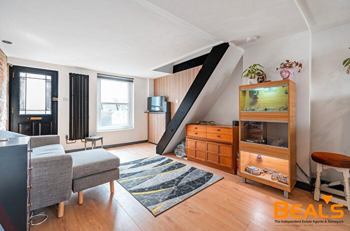 2 Bedroom Detached House For Sale In Alma Street, Gosport, Hampshire, PO12