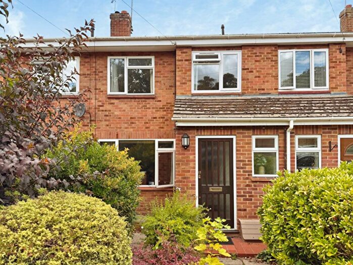 3 Bedroom Terraced House For Sale In Forest Road, Crowthorne, Berkshire, RG45