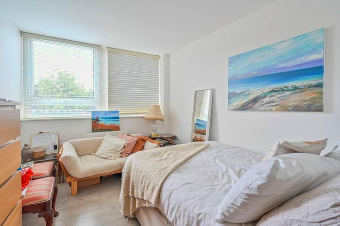 2 Bedroom Flat To Rent In High Street, Barnet, EN5