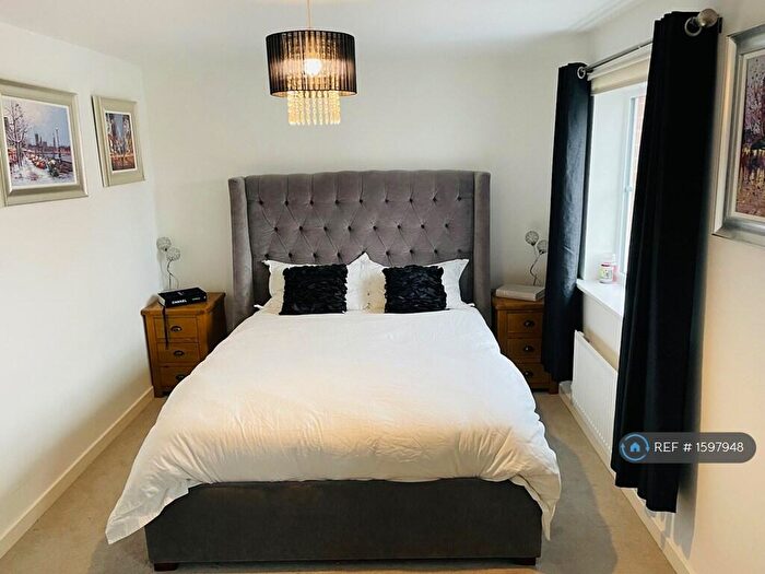 3 Bedroom Semi-Detached House To Rent In Saddler Place, Wellesbourne, Warwick, CV35