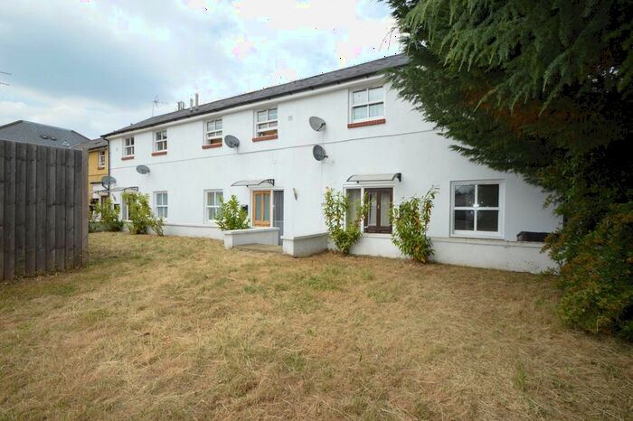 1 Bedroom Flat To Rent In Station Road, Addlestone, KT15