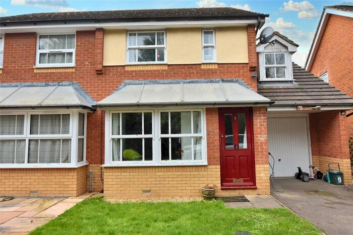 3 Bedroom Semi-Detached House To Rent In Foudry Close, Didcot, Oxfordshire, OX11