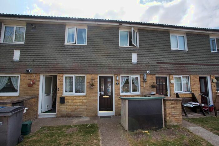 2 Bedroom Maisonette To Rent In Clarkes Close, Deal, CT14