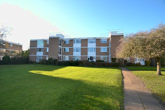 2 Bedroom Flat To Rent In Boreham Holt, Elstree, Borehamwood WD6