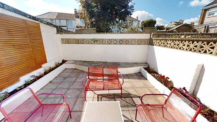 4 Bedroom Semi-Detached House To Rent In Clovelly Close, Bristol, BS5