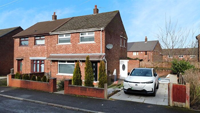 3 Bedroom Semi Detached House For Sale In Oak Avenue, Haydock, St Helens, WA11