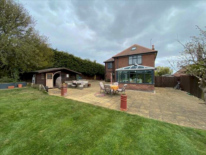 4 Bedroom House For Sale In Mill Hill, Filey, YO14