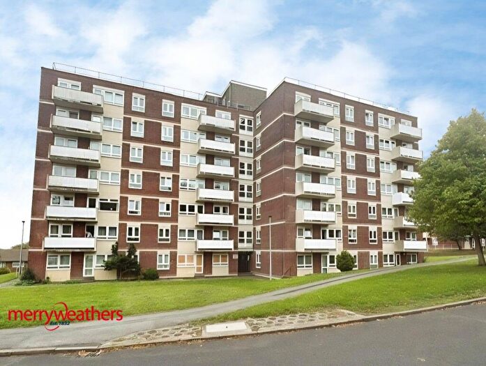 1 Bedroom Apartment For Sale In Duke Crescent, Barnsley, S70