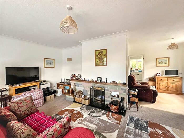 2 Bedroom Detached Bungalow For Sale In Sandpit Lane, Thorpe Market, Norwich, NR11