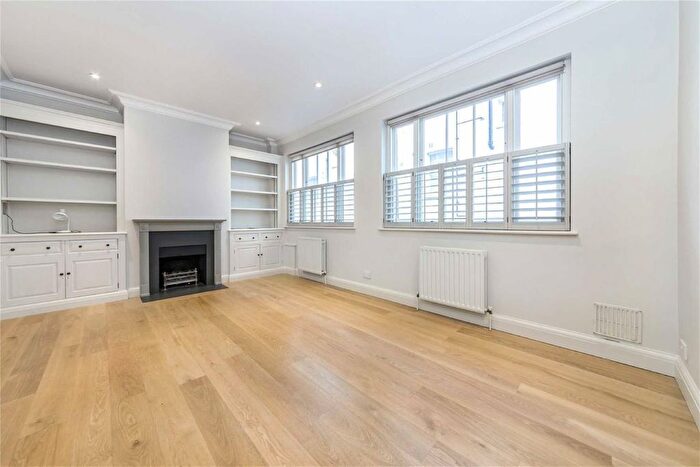 3 Bedroom Property To Rent In St. George's Square Mews, London, SW1V