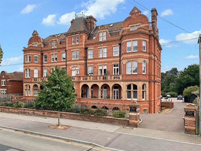 2 Bedroom Apartment For Sale In Station Road, Herne Bay, CT6