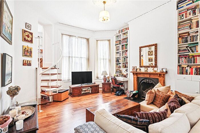 1 Bedroom Flat To Rent In Cromwell Road, Earls Court, London, SW5