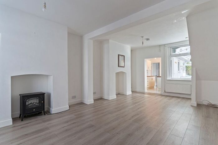 2 Bedroom Terraced House To Rent In Broad Street, Griffithstown, NP4
