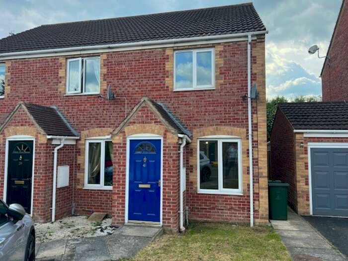 2 Bedroom Town House To Rent In Cropton Road, Royston, Barnsley, S71