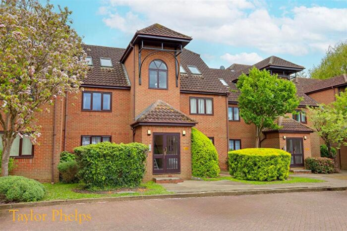 1 Bedroom Apartment For Sale In Millers Lane, Stanstead Abbotts, SG12