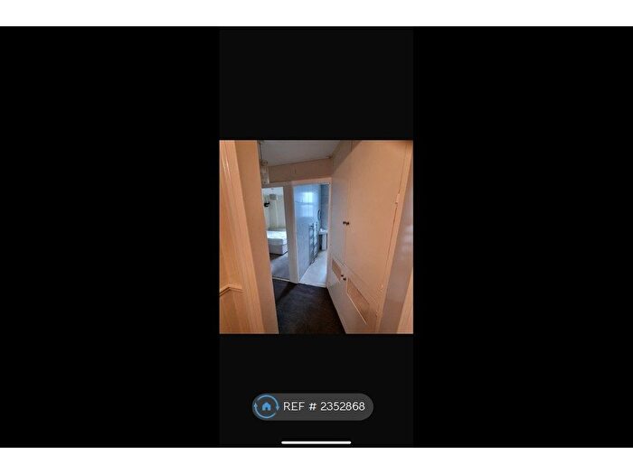 1 Bedroom Flat To Rent In Keighley Road, Bradford, BD8