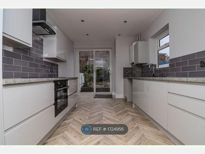 3 Bedroom Terraced House To Rent In Ringwood Road, Southsea, PO4