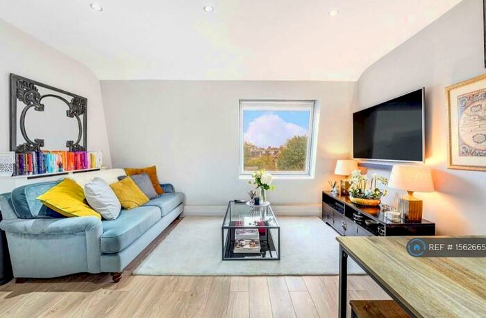 2 Bedroom Flat To Rent In Sarsfeld Road, London, SW12